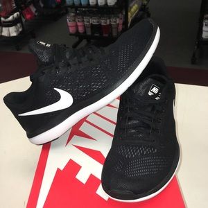 Nike woman’s flex run